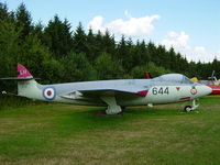 XE327 - junior air museum, off airport - by EF0048