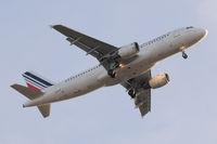 F-GKXL @ LFPG - Landing to cdg - by Photoplanes