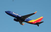 N923WN @ KPHX - Boeing 737-700 - by Mark Pasqualino