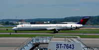 N909DA @ KDCA - Landing roll National - by Ronald Barker