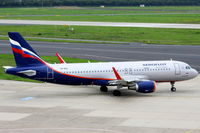 VQ-BSL @ EDDL - Taxiing - by Günter Reichwein