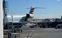 N716PS @ KCLT - At the gate CLT - by Ronald Barker