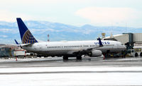 N37427 @ KDEN - Gate b16 DEN - by Ronald Barker
