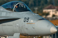 J-5019 @ LSMP - Concentration required, note the different bumps and antennas - by Grimmi