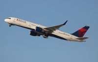 N727TW @ LAX - Delta - by Florida Metal