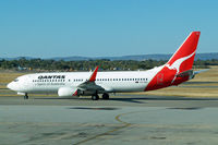 VH-VXG @ YPPH - Boeing 737-838 [30901] (QANTAS) Perth-International~VH 29/03/2007
