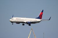 N825DN @ FLL - Delta - by Florida Metal