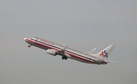 N882NN @ KMCO - Boeing 737-800 - by Mark Pasqualino
