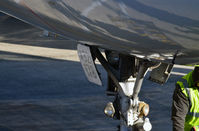N178US @ KCLT - Nose gear CLT - by Ronald Barker