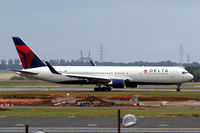 N199DN @ LFPG - Boeing 767-332ER [28456] (Delta Air Lines) Paris-Charles De Gaulle~F 17/07/2011