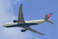 N817NW @ LFPG - Airbus A330-323, Take off Rwy 27L, Roissy Charles De Gaulle Airport (LFPG-CDG) - by Yves-Q