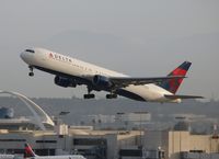 N1402A @ LAX - Delta - by Florida Metal