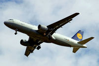 D-AIPY @ EGLL - Airbus A320-211 [0161] (Lufthansa) Home~G 17/08/2009. On approach 27R. - by Ray Barber