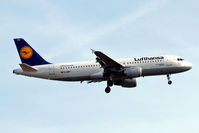 D-AIPY @ EGLL - Airbus A320-211 [0161] (Lufthansa) Home~G 15/07/2013. On approach 27L. - by Ray Barber