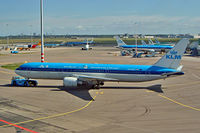 PH-BZC @ EHAM - Boeing 767-306ER [26263] (KLM-Royal Dutch Airlines) Amsterdam-Schiphol~PH 13/09/2003