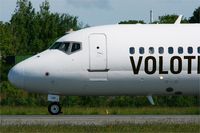EC-LQS @ LFRB - Boeing 717-2BL, Taxiing to Holding point rwy 07R, Brest-Bretagne airport (LFRB-BES) - by Yves-Q