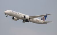 N19951 @ LAX - United - by Florida Metal