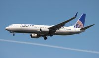 N36472 @ MCO - United - by Florida Metal