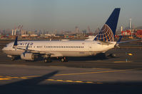 N14214 @ KEWR - Taxiing - by micka2b