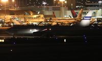 N75436 @ LAX - United - by Florida Metal