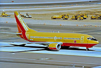 N617SW @ KPHX - Boeing 737-3H4 [27700] (Southwest Airlines) Phoenix-Sky Harbor International~N 18/10/1998