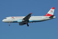 OE-LBU @ LLBG - Flight from Vienna on final approach to runway 30. - by ikeharel
