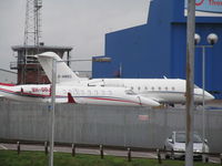 D-AMSC @ EGGW - wet luton - by magnaman
