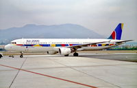 G-OOAE @ AGP - Malaga 18.12.98 - by leo larsen