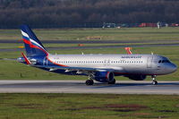 VQ-BSI @ EDDL - Arriving - by Günter Reichwein