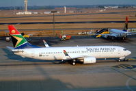 ZS-SJK @ FAJS - Boeing 737-8BG [32355] (South African Airways) Johannesburg Int~ZS 04/10/2003 - by Ray Barber