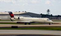 N608QX @ KATL - Taxi Atlanta - by Ronald Barker