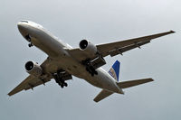 N76010 @ EGLL - Boeing 777-224ER [29480] (Continental Airlines) Home~G 04/07/2010. On approach 27R. - by Ray Barber