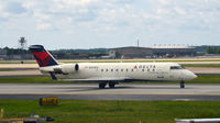 N921EV @ KATL - Taxi Atlanta - by Ronald Barker