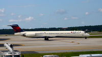 N986DL @ KATL - Taxi Atlanta - by Ronald Barker