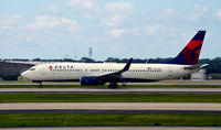 N3734B @ KATL - Taxi Atlanta - by Ronald Barker