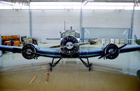 66 57 @ GEN - Forsvars Museet 9.5.00 - by leo larsen