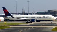N189DN @ EGCC - At Manchester - by Guitarist