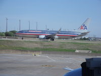 N836NN @ DFW - Boeing 737-823 on the Active - by Christian Maurer