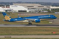 F-WZFJ @ LFBO - Airbus A350-941, Landing rwy 14R, Toulouse-Blagnac Airport (LFBO-TLS) - by Yves-Q