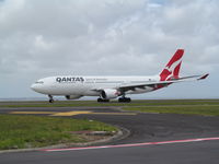 VH-EBN @ NZAA - at AKL - by magnaman