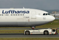 D-AIGP @ EDDF - at Fra - by Volker Hilpert