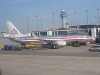 N903AN @ ORD - Boeing 737-823 - by Christian Maurer