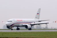 EI-ETO @ EGSH - Arriving in damp conditions. - by keithnewsome