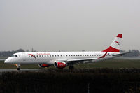 OE-LWA @ EKCH - OE-LWA just arrived rw 04L - by Erik Oxtorp