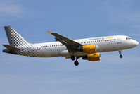 EC-HQL @ LEBL - Landing - by micka2b