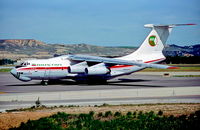 RA-76842 @ LEMD - Madrid 10.4.01 - by leo larsen