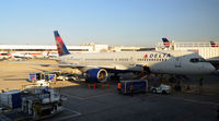 N533US @ KATL - At the gate Atlanta - by Ronald Barker