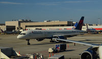 N668DN @ KATL - Taxi Atlanta - by Ronald Barker