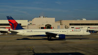N751AT @ KATL - Taxi Atlanta - by Ronald Barker