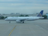 N490UA @ IAH - Airbus A320 - by Christian Maurer